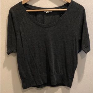 grey short sleeve